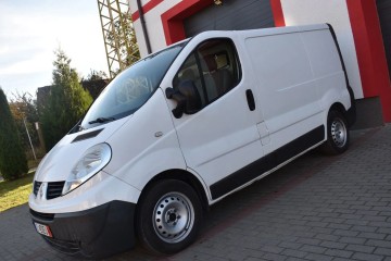 RENAULT TRAFIC 2.0 diesel z 2008 roku