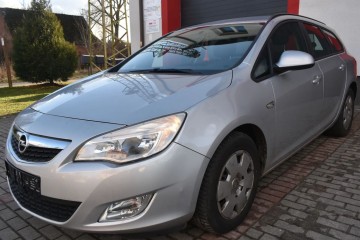 OPEL Astra J 1.7 diesel z 2010 roku - czytać opis